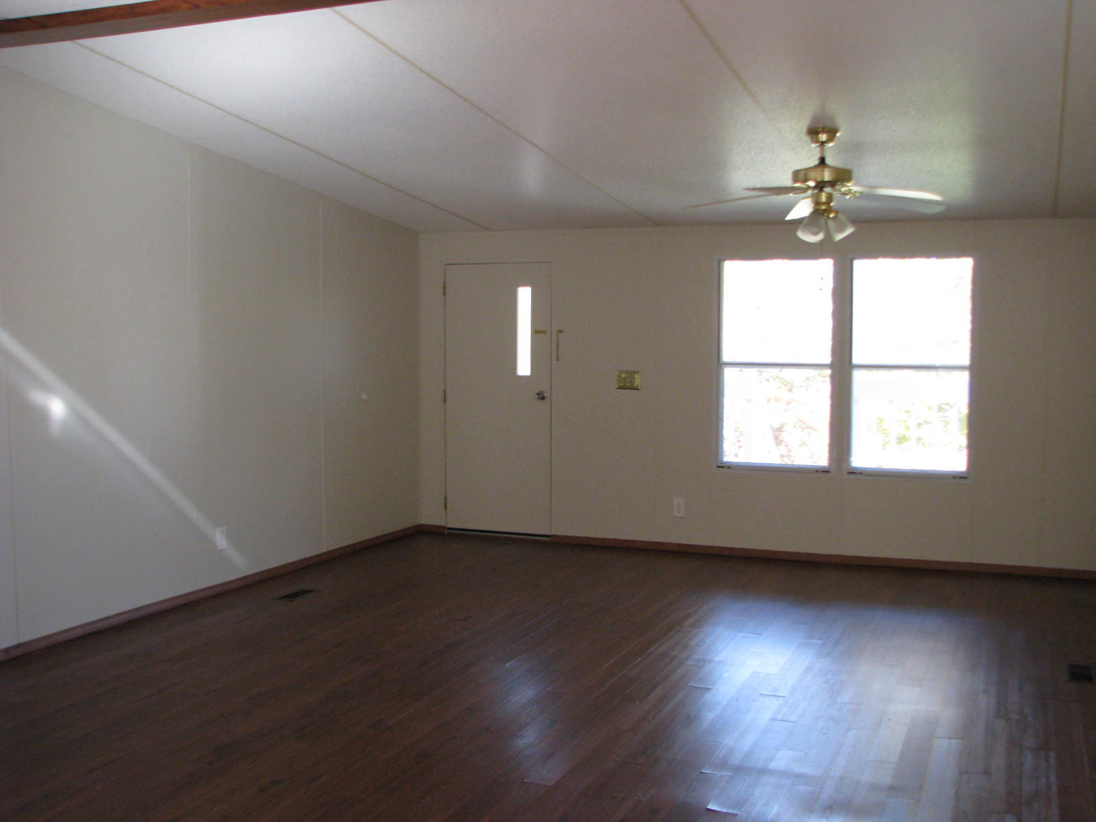 664 Aps Knob Road New Castle, VA 24127 - Photo 14 of 18 Living room w/ceiling fan
