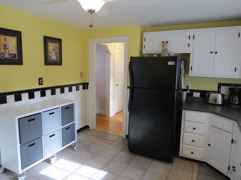 18 Hartford Road Worcester, MA 01606 - Photo 3 of 24 Gallery Image 3