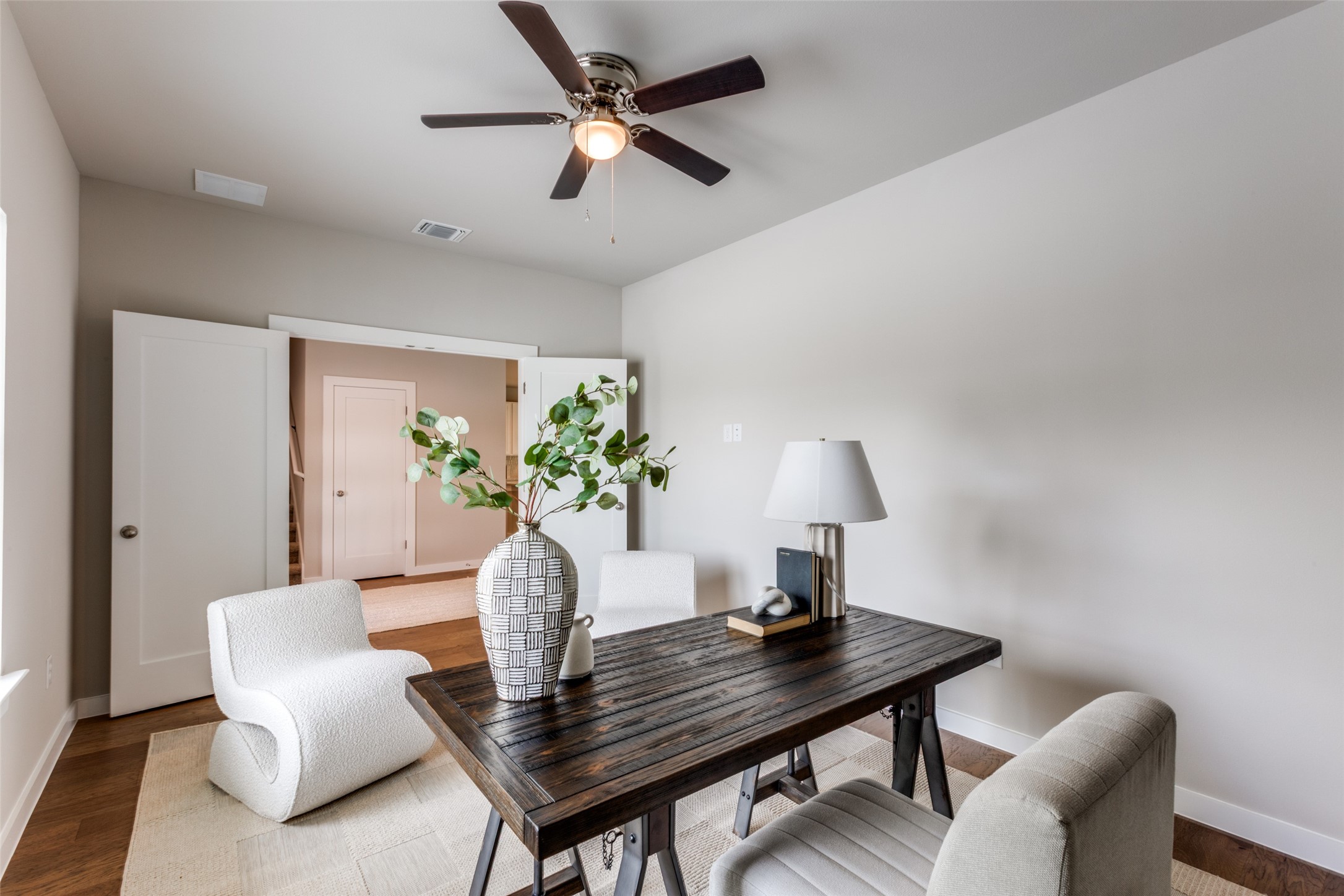 8012 Gault Street Austin, TX 78757 - Photo 11 of 47
