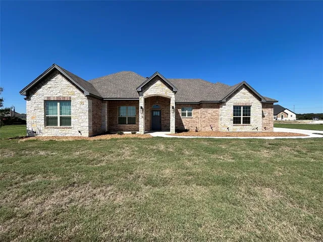 $2,695 | 1025 Katie Court, Azle, TX 76020