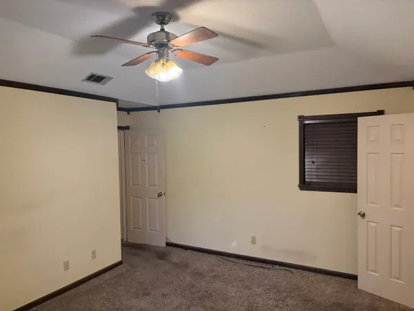 $260,000 | 3820 Clover Drive, Alvin, TX 77511