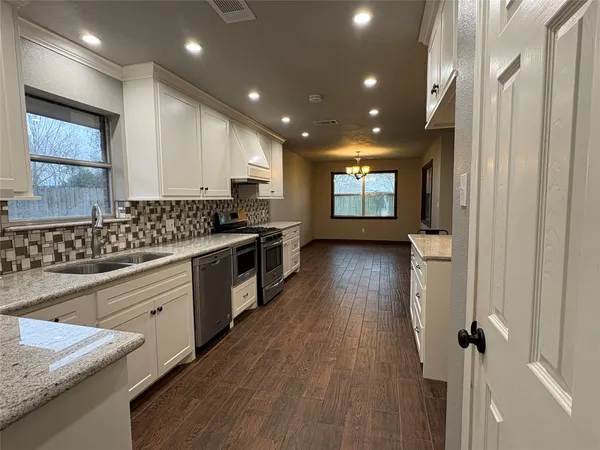 $260,000 | 3820 Clover Drive, Alvin, TX 77511