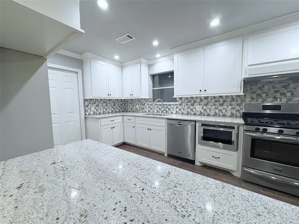 $260,000 | 3820 Clover Drive, Alvin, TX 77511