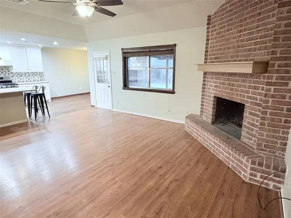 $260,000 | 3820 Clover Drive, Alvin, TX 77511