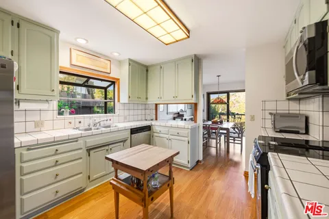 $1,599,500 | 19818 Valley View Drive, Topanga, CA 90290