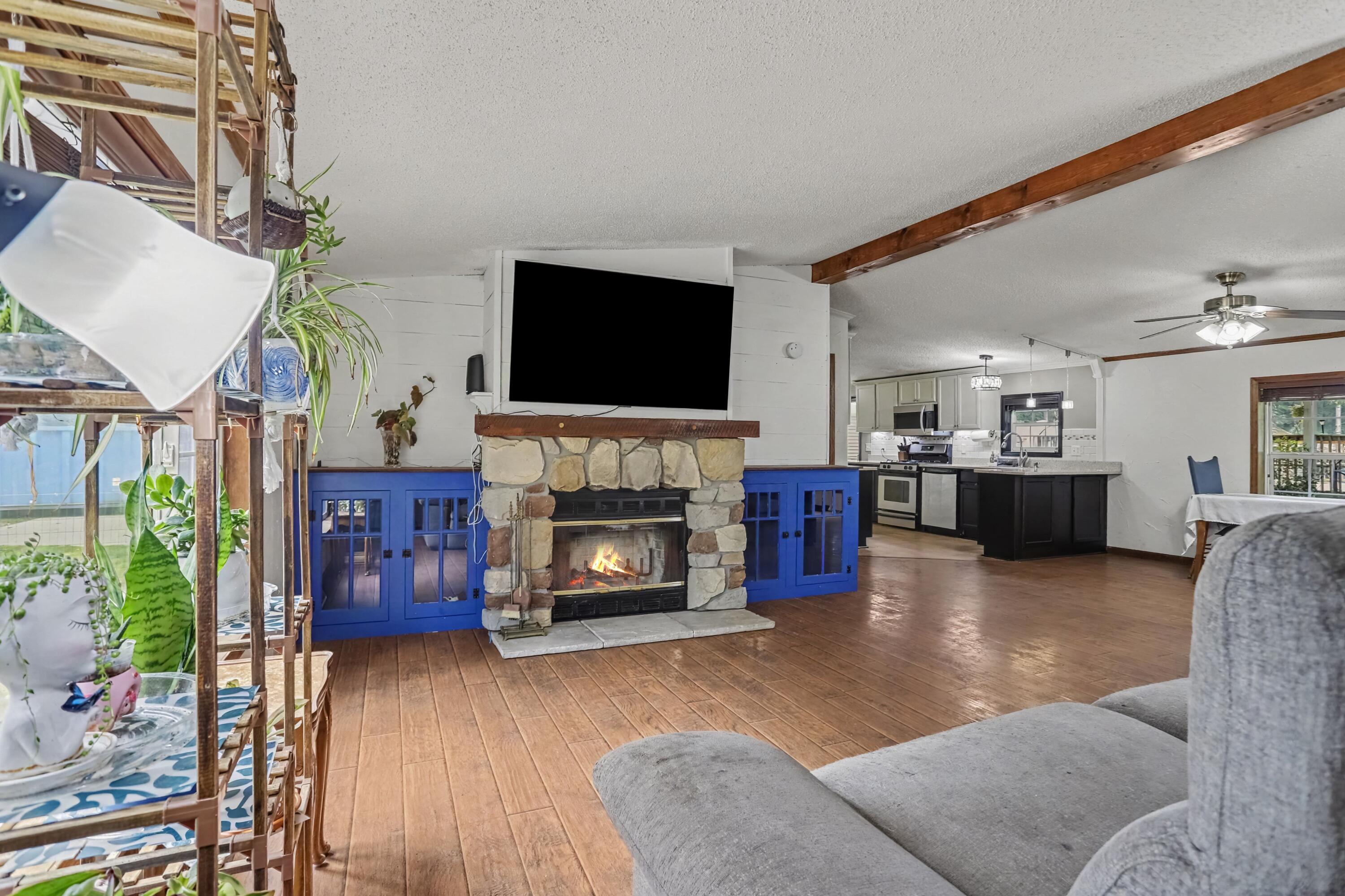 6690 Dennison Road Plainwell, MI 49080 - Photo 10 of 26 007_file_9990