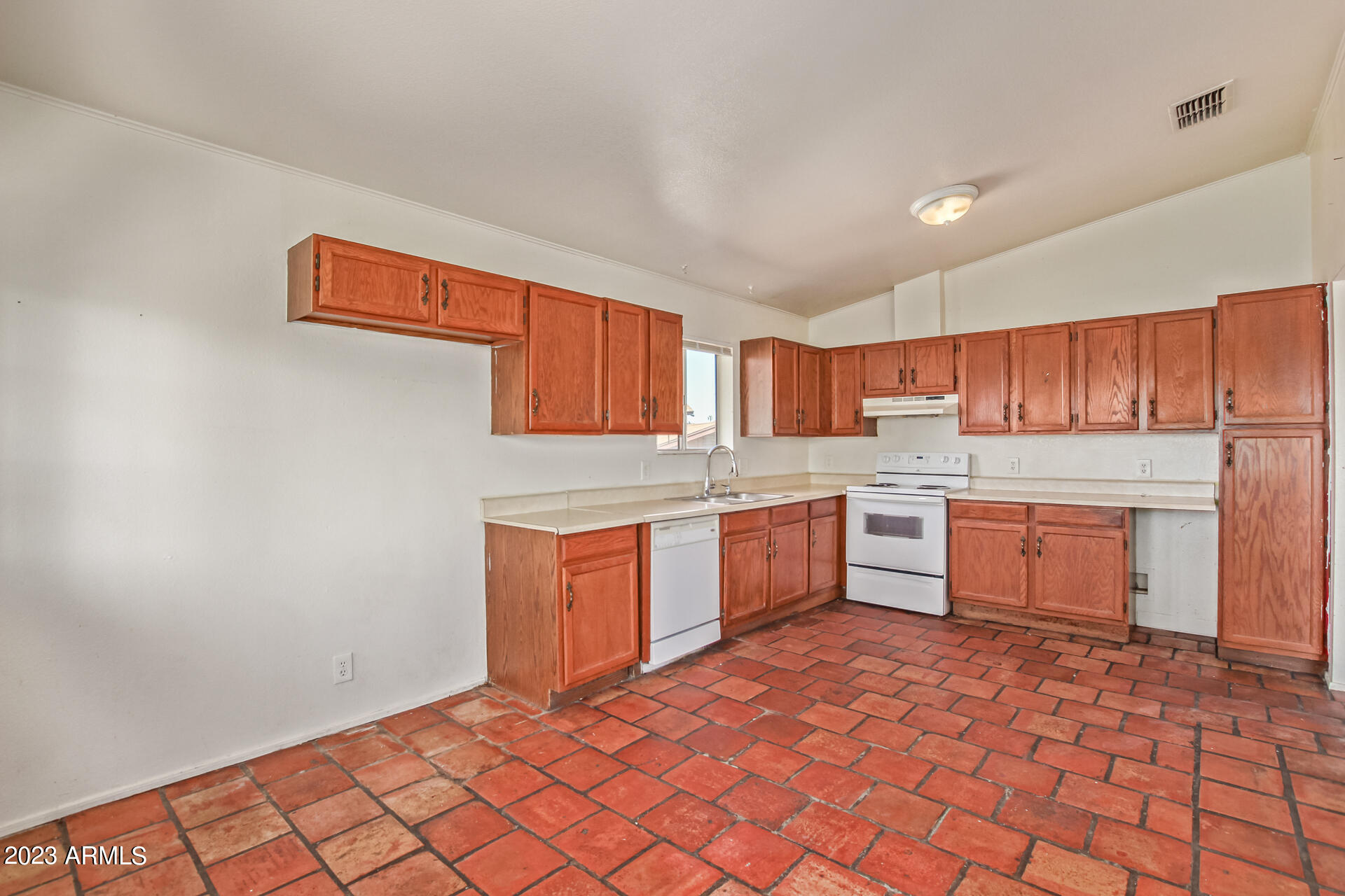 1422 East Fremont Road Phoenix, AZ 85042 - Photo 10 of 40 0010-10 Fremont 1422
