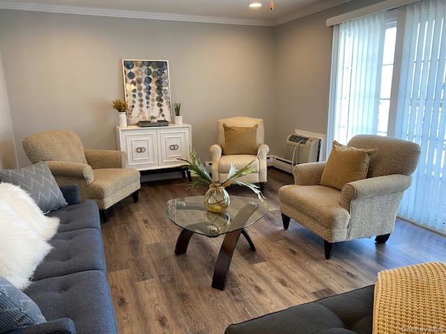 68 Claire Court, Unit 68 West Babylon, NY 11704 - Photo 4 of 10