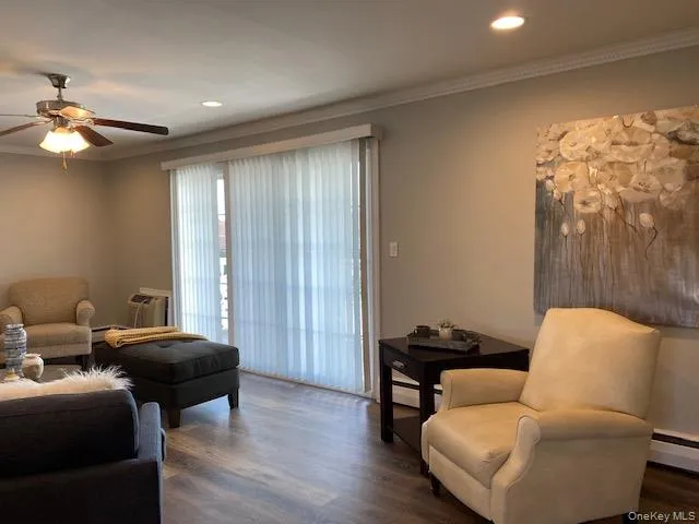 $2,670 | 68 Claire Court, Unit 68, West Babylon, NY 11704