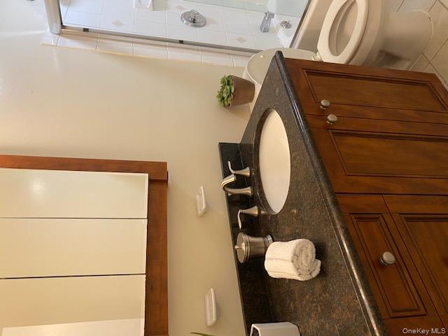 68 Claire Court, Unit 68 West Babylon, NY 11704 - Photo 9 of 10