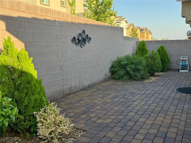 $3,000 | 3713 Neblina Drive, Henderson, NV 89052