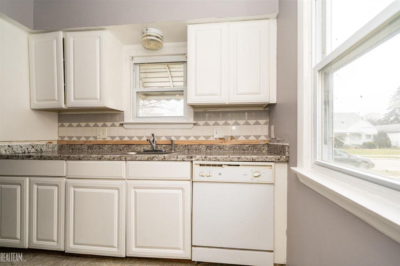 21786 Cushing Avenue Eastpointe, MI 48021 - Photo 8 of 21