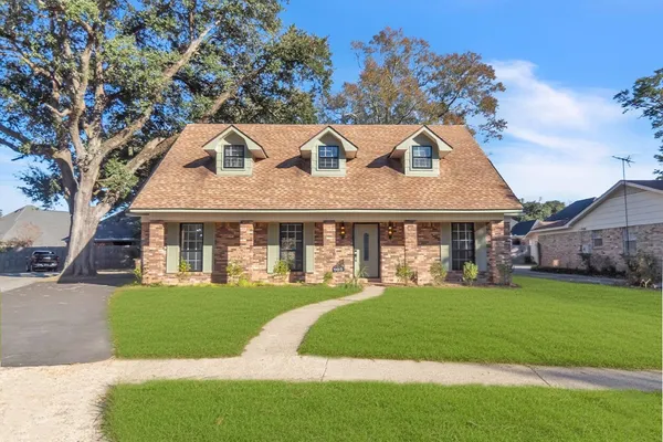 $295,999 | 709 Oak Field Drive, Mobile, AL 36609