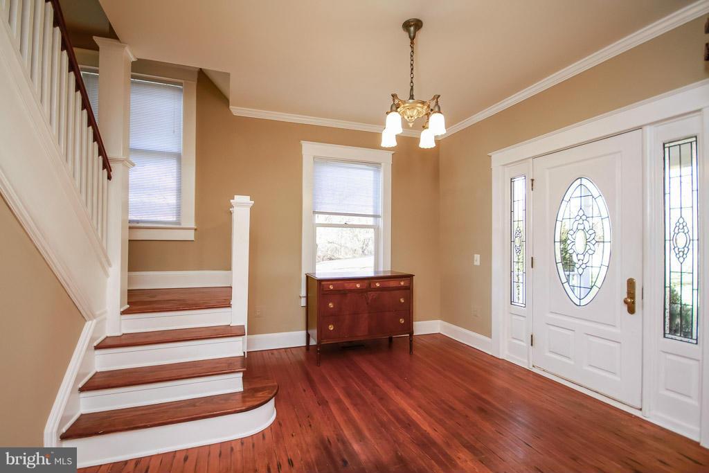 11301 Moxley Road Damascus, MD 20872 - Photo 2 of 30 Interior (General)