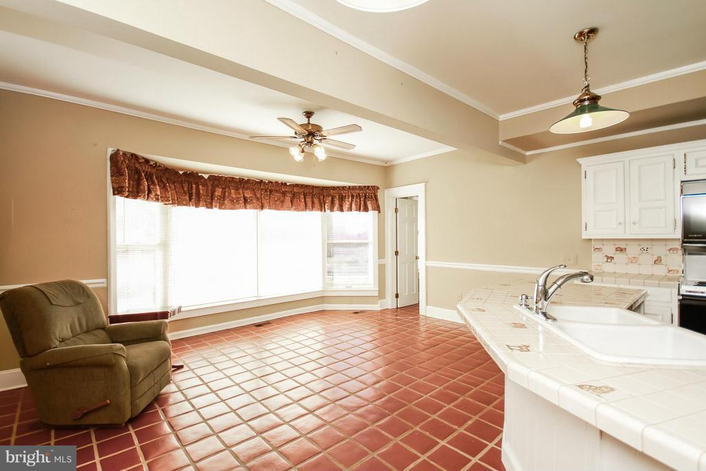 11301 Moxley Road Damascus, MD 20872 - Photo 12 of 30 Kitchen