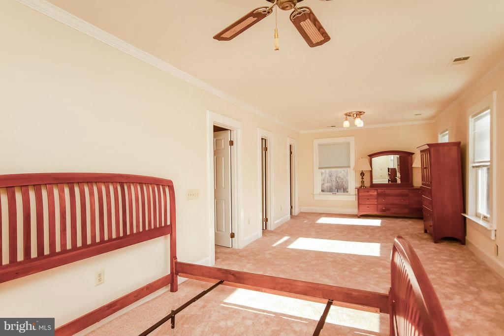 11301 Moxley Road Damascus, MD 20872 - Photo 15 of 30 Bedroom (Master)