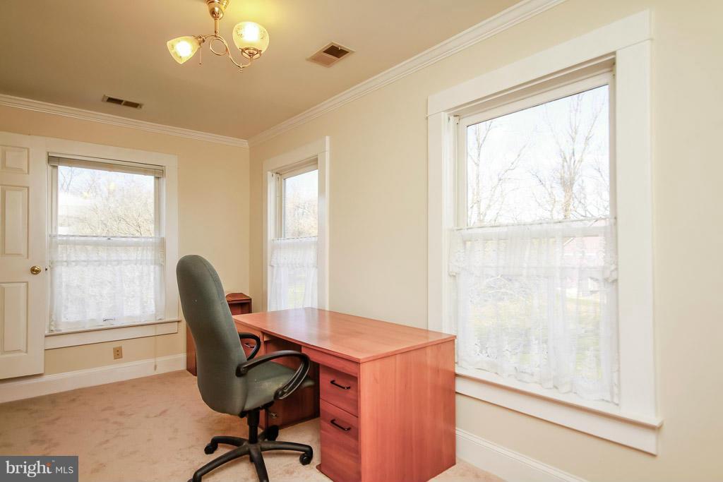 11301 Moxley Road Damascus, MD 20872 - Photo 18 of 30 Interior (General)