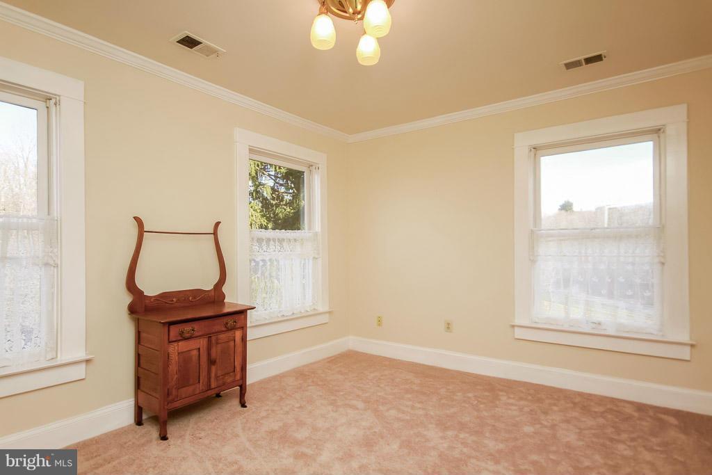 11301 Moxley Road Damascus, MD 20872 - Photo 20 of 30 Bedroom