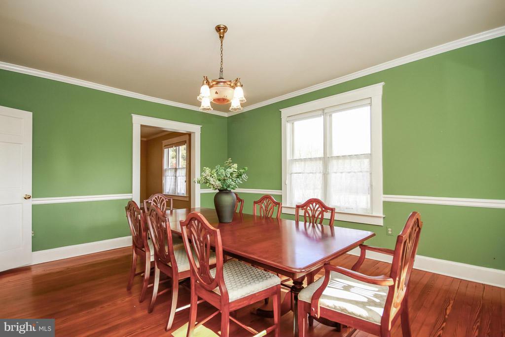 11301 Moxley Road Damascus, MD 20872 - Photo 5 of 30 Dining Room