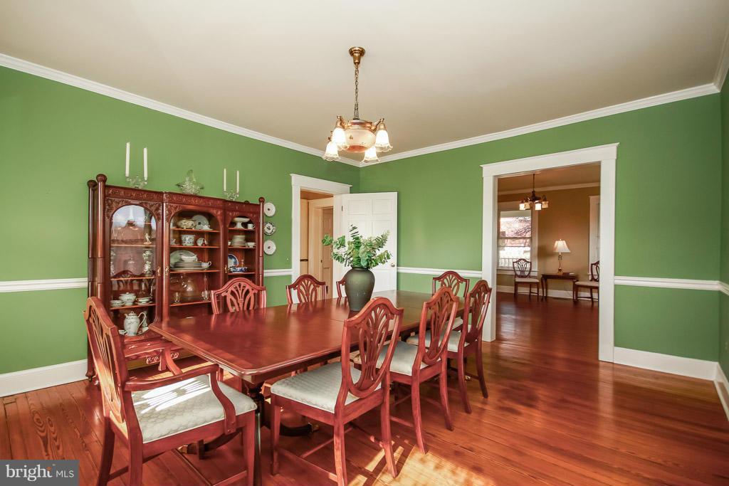 11301 Moxley Road Damascus, MD 20872 - Photo 6 of 30 Dining Room