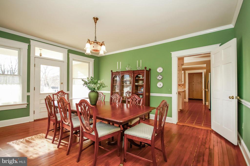 11301 Moxley Road Damascus, MD 20872 - Photo 7 of 30 Dining Room