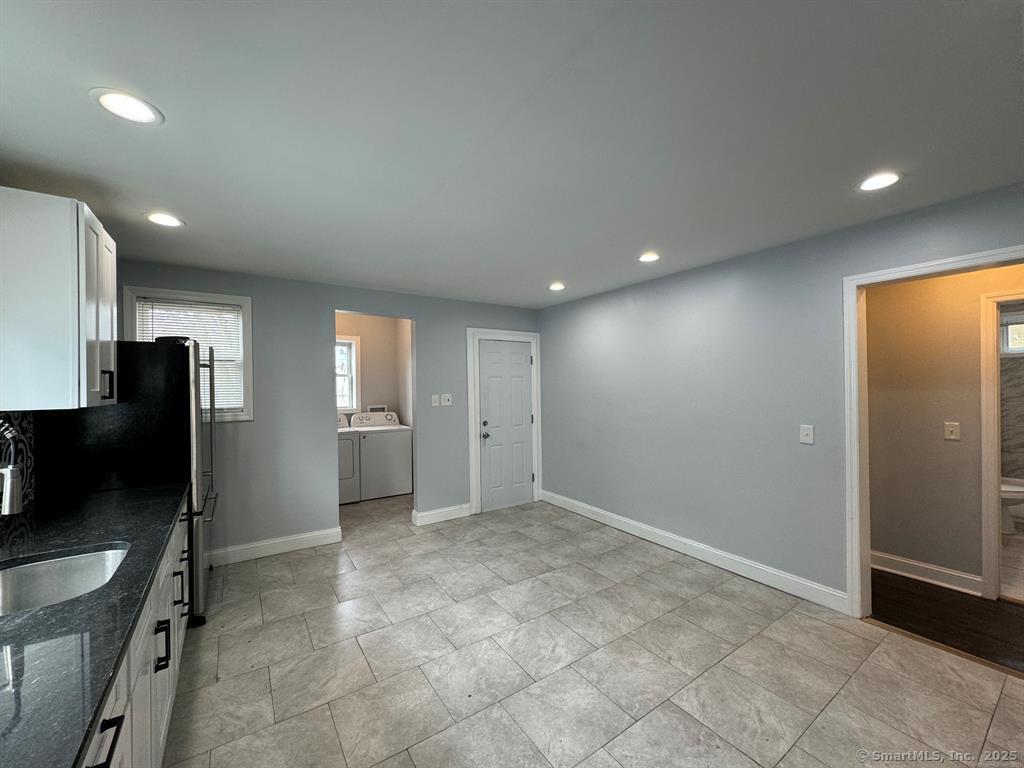 557 Colorado Avenue Bridgeport, CT 06605 - Photo 12 of 21