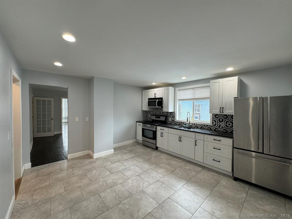 557 Colorado Avenue Bridgeport, CT 06605 - Photo 13 of 21