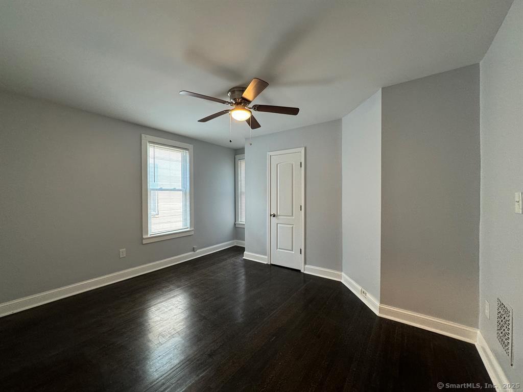 557 Colorado Avenue Bridgeport, CT 06605 - Photo 15 of 21