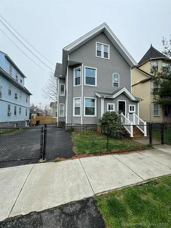 $2,800 | 557 Colorado Avenue, Bridgeport, CT 06605