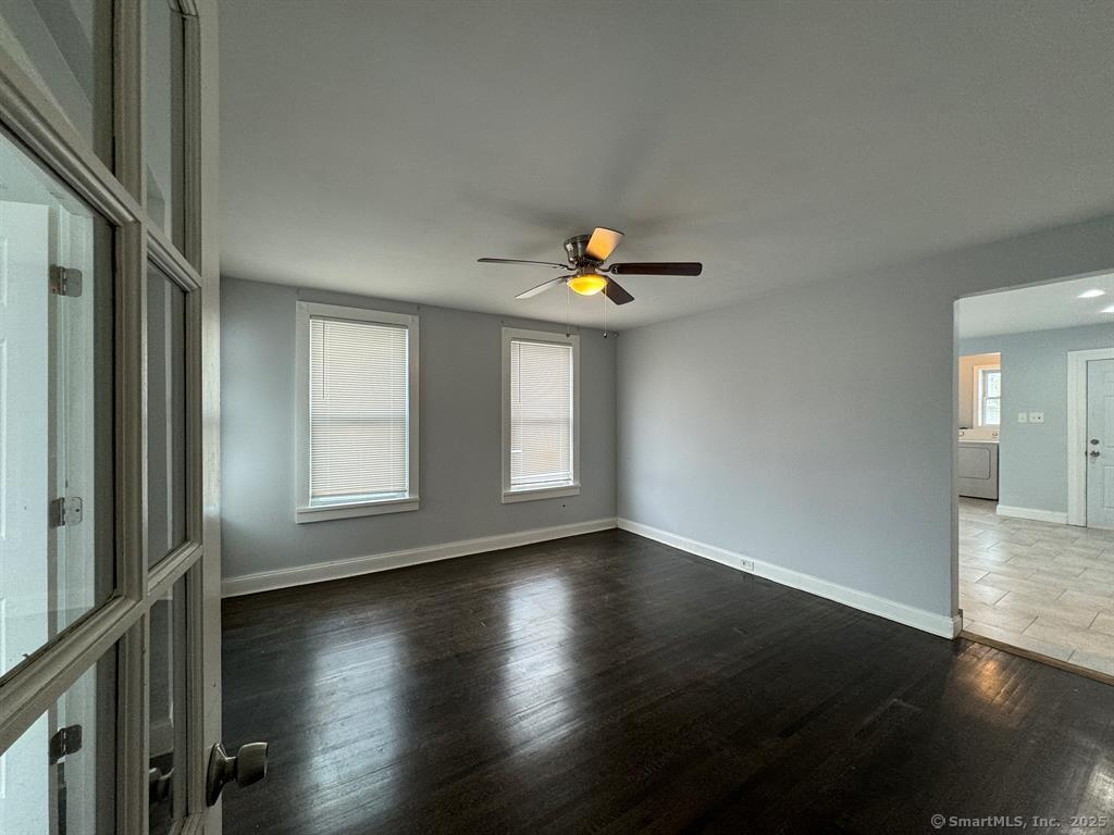 557 Colorado Avenue Bridgeport, CT 06605 - Photo 5 of 21