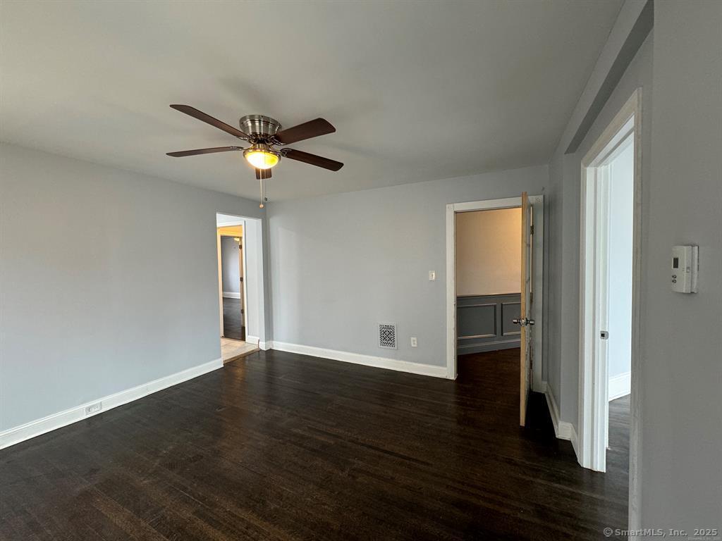 557 Colorado Avenue Bridgeport, CT 06605 - Photo 7 of 21