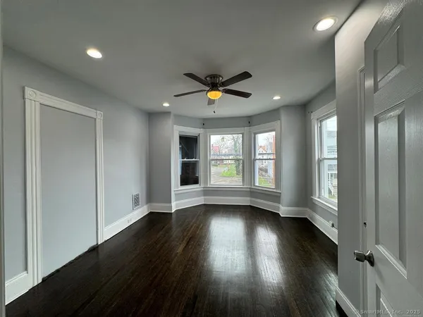 $2,800 | 557 Colorado Avenue, Bridgeport, CT 06605