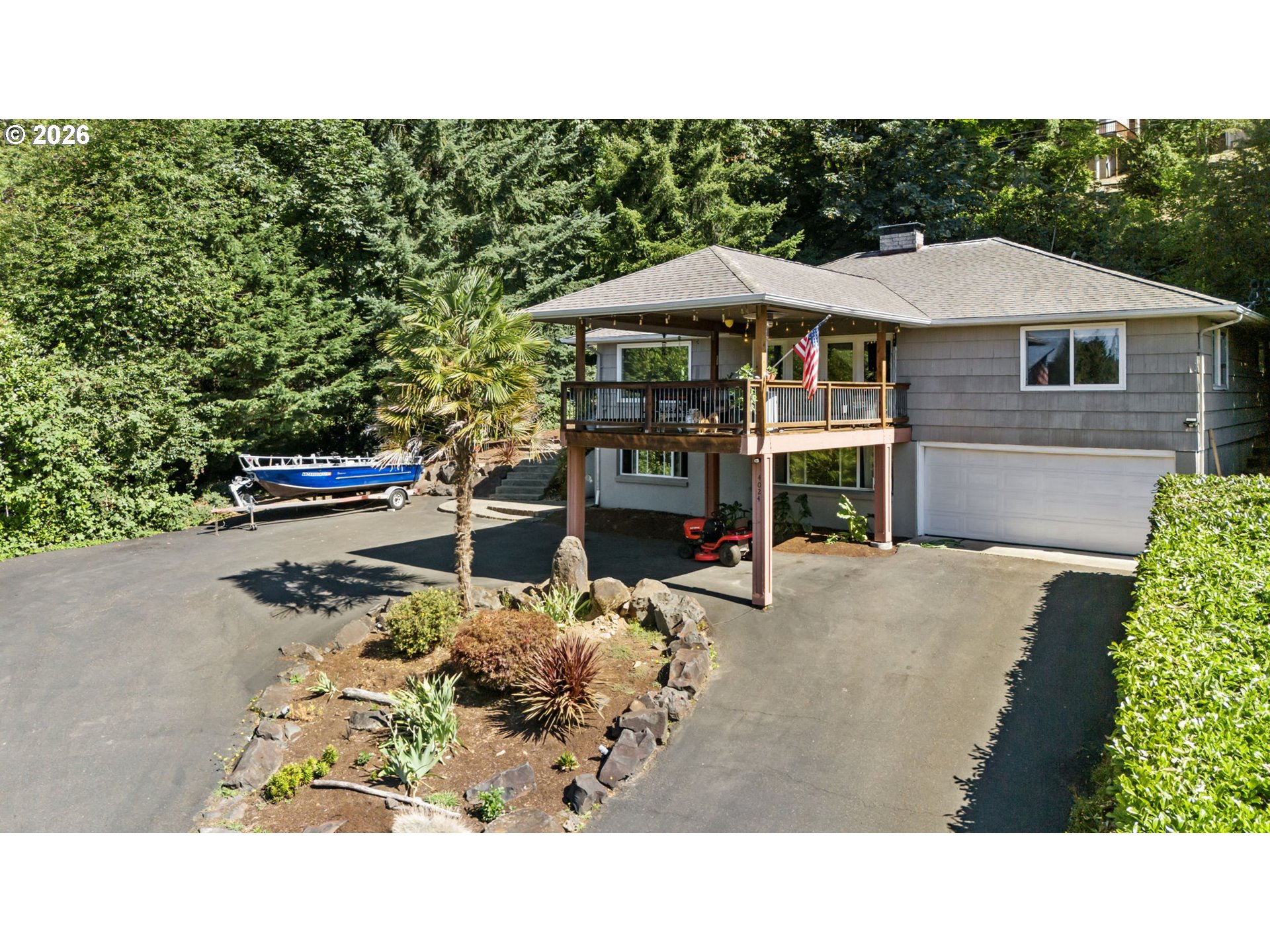 4024 Pacific Way Longview, WA 98632 - Photo 1 of 37