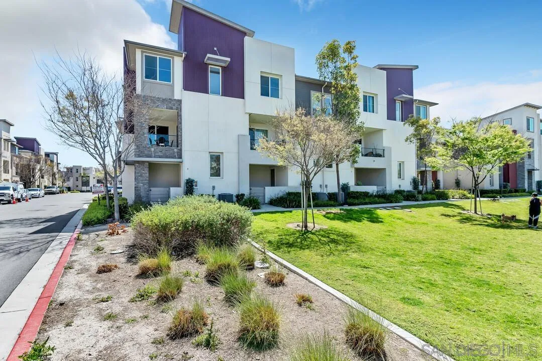 1842 Observation Way, Unit 3 Chula Vista, CA 91915 - Photo 4 of 46