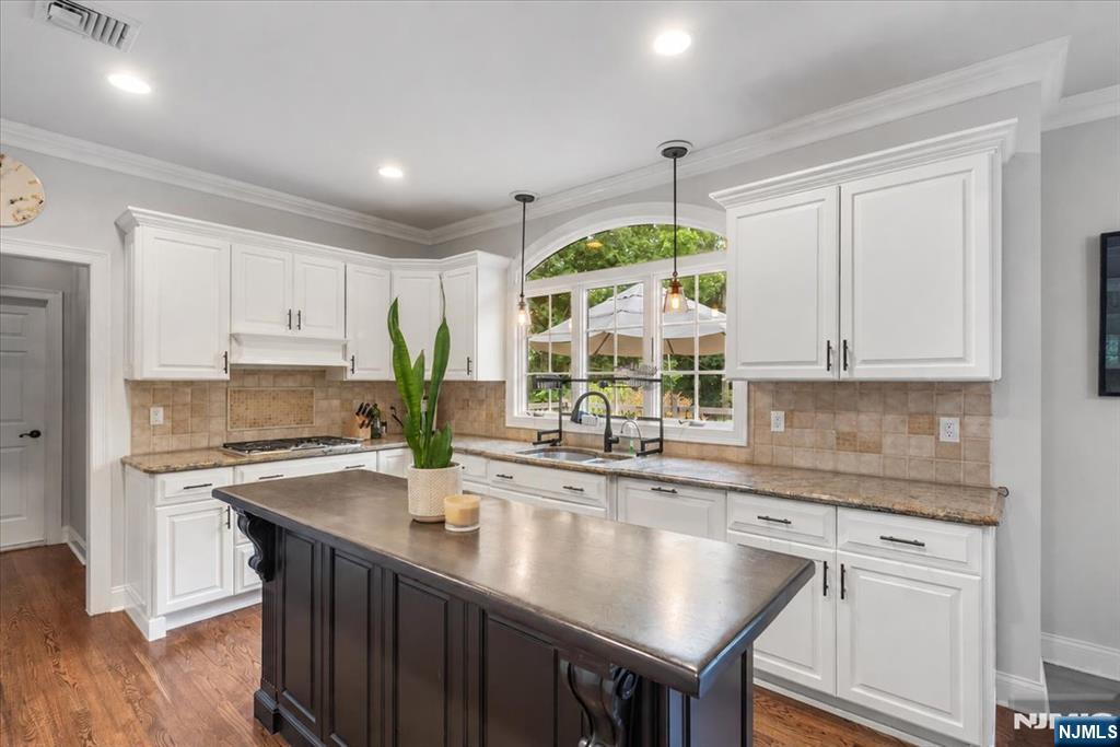 8 Goldfinch Run Butler, NJ 07405 - Photo 11 of 50 Gallery Image 11