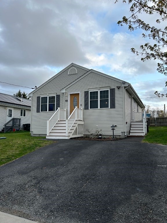 43 Commonwealth Avenue Fall River, MA 02721 - Photo 3 of 29 Gallery Image 3
