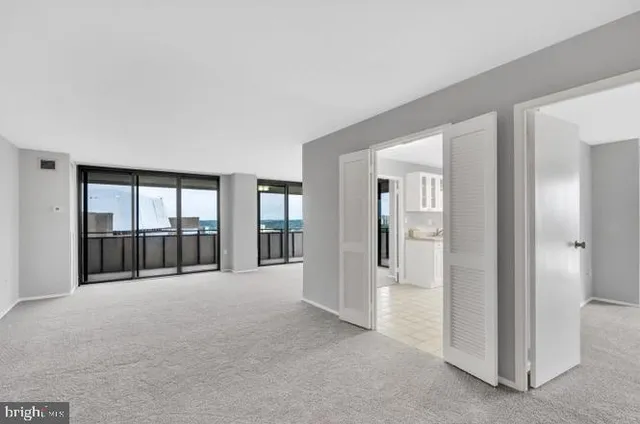 $2,200 | 250 South Reynolds Street, Unit 1504, Alexandria, VA 22304