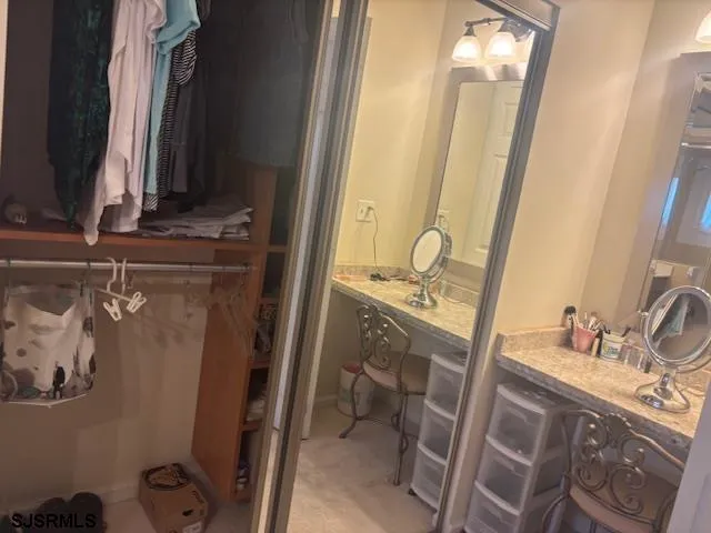 a bathroom with a tub