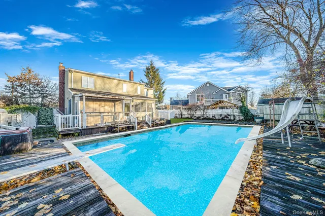 $649,000 | 170 Grand Boulevard, Brentwood, NY 11717