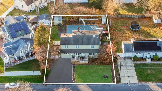 $649,000 | 170 Grand Boulevard, Brentwood, NY 11717