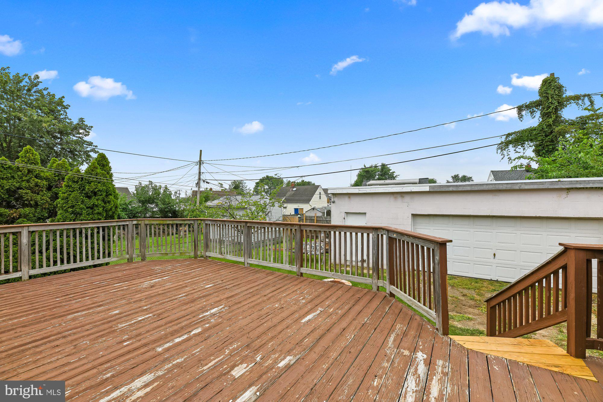 4 Plateau Road Baltimore, MD 21221 - Photo 18 of 19 a balcony with trees in the background