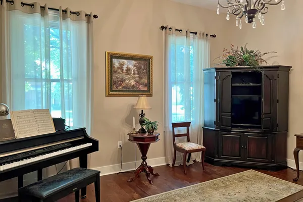 $264,900 | 300 South College Street, Franklin, KY 42134