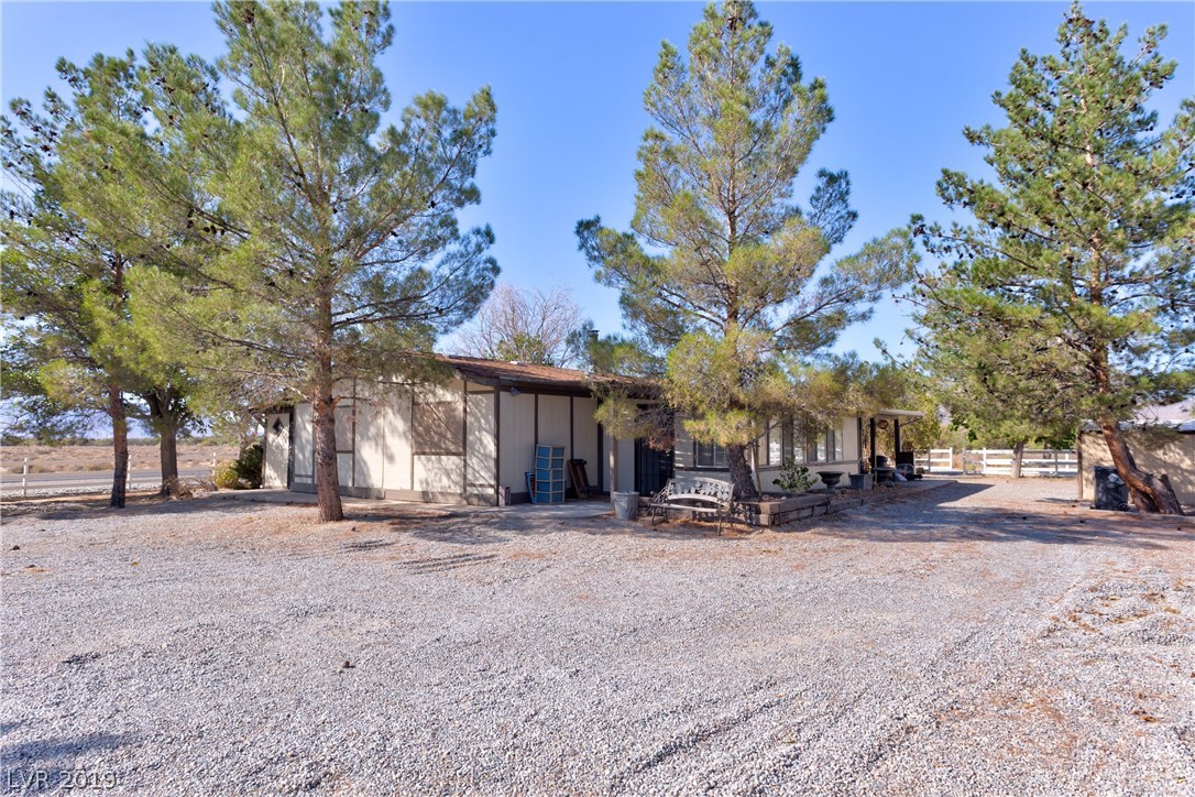 3110 West Quail Run Road Pahrump, NV 89060 - Photo 4 of 48 Gallery Image 4
