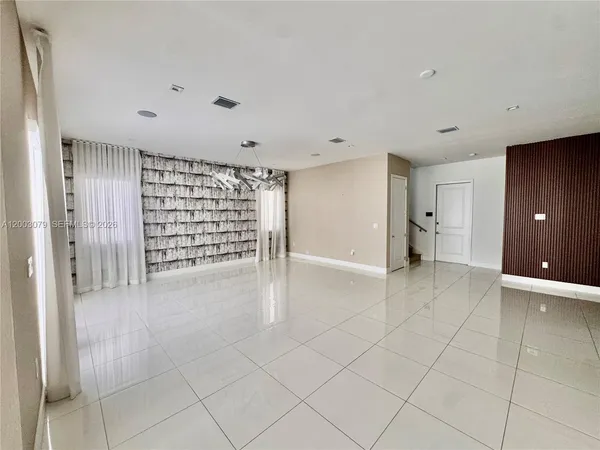 $8,700 | 8108 Northwest 48th Terrace, Unit 8108, Doral, FL 33166