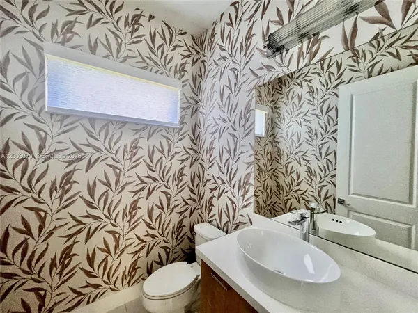 $8,700 | 8108 Northwest 48th Terrace, Unit 8108, Doral, FL 33166