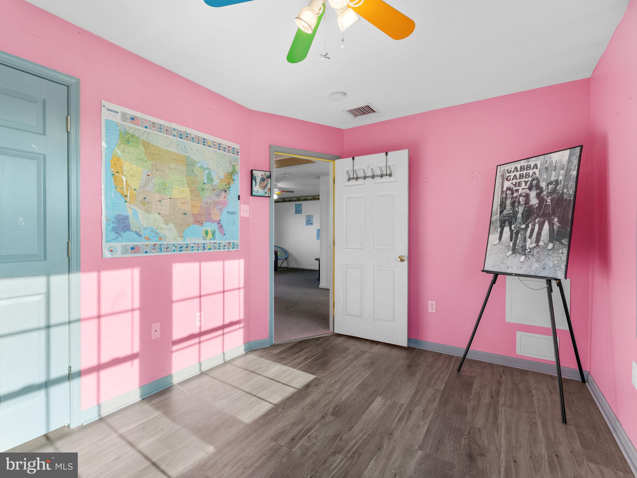37 Canoebirch Road Levittown, PA 19057 - Photo 21 of 38