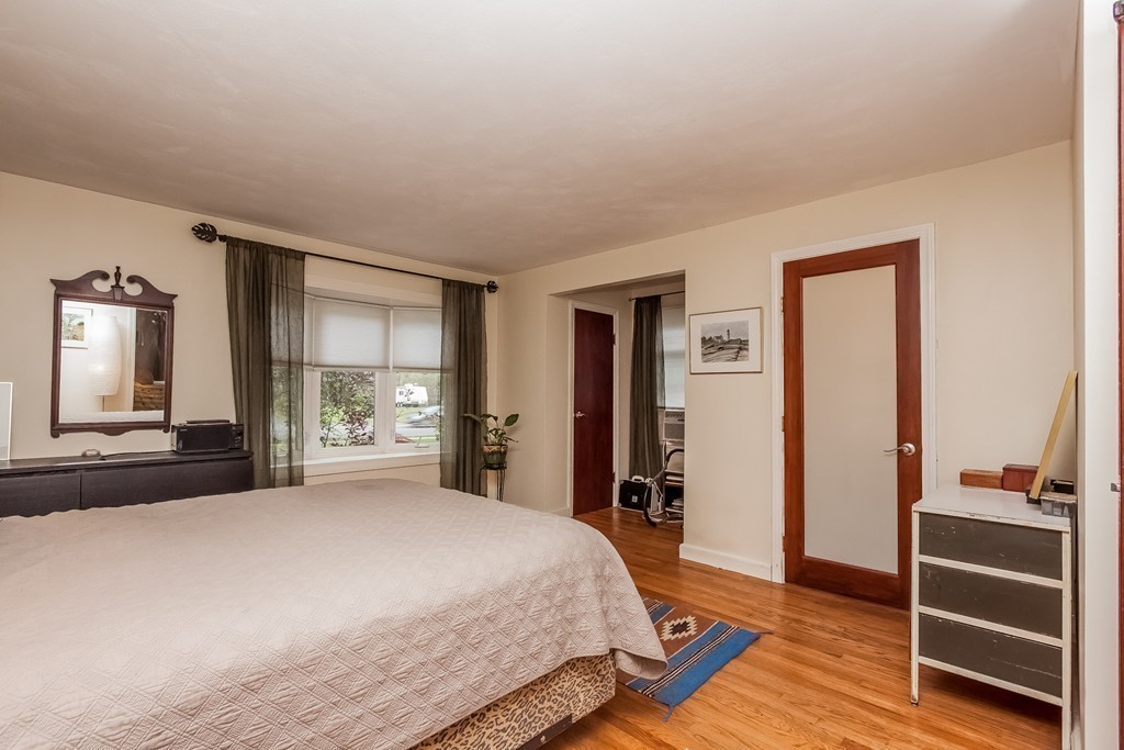730 Plumtree Road Springfield, MA 01118 - Photo 12 of 20 Gallery Image 12