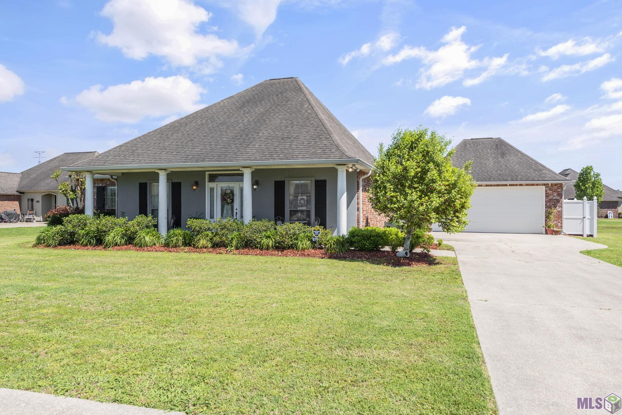 6755 River Run Court Addis, LA 70710 - Photo 2 of 12 Front