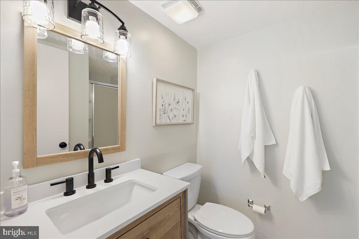 13907 Sand Dune Road, Unit 2A Ocean City, MD 21842 - Photo 16 of 27 Primary bath