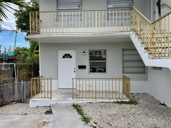 $3,200 | 911 Northwest 22nd Place, Miami, FL 33125